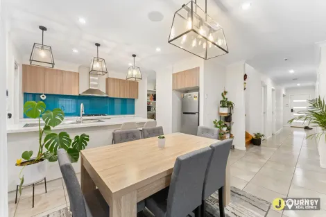 Property photo of 18 Abloom View Mickleham VIC 3064