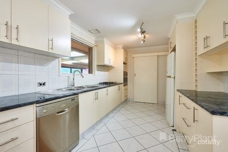 Property photo of 10 Mackinnon Court Keysborough VIC 3173