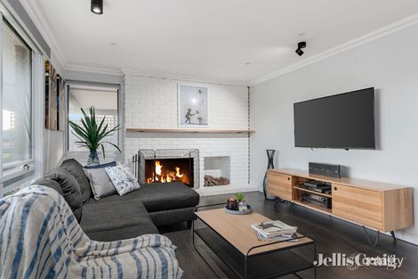 Property photo of 39 Landscape Drive Mooroolbark VIC 3138