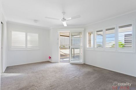 Property photo of 1/17 Taylor Avenue Golden Beach QLD 4551