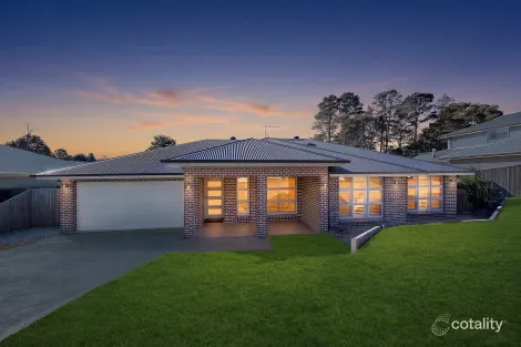 15 Chancery Lane, Wentworth Falls, NSW 2782