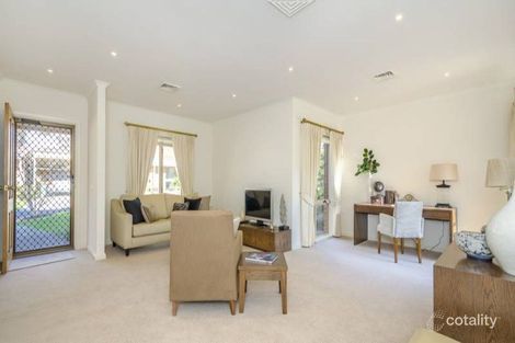 Property photo of 16/8 Pottage Circuit Macleod VIC 3085