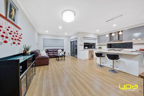 Property photo of 12 Mayday Drive Cranbourne West VIC 3977
