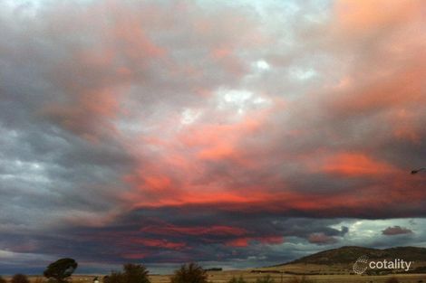 Property photo of 16 Simms Drive Bungendore NSW 2621