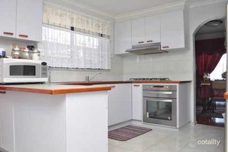 Property photo of 6 Kinterbury Drive Kings Park VIC 3021