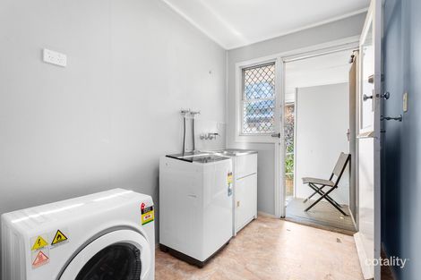 Property photo of 19 Gibbs Street Riverview QLD 4303