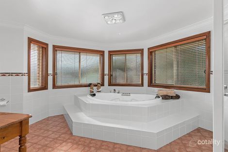 Property photo of 10 Sampson Place Figtree NSW 2525