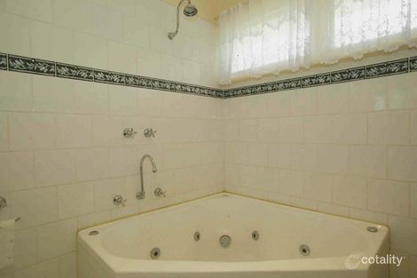 Property photo of 2 Gifford Road Doncaster VIC 3108