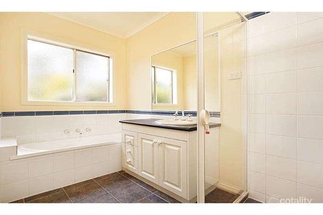 Property photo of 6 Willowtree Way Chirnside Park VIC 3116