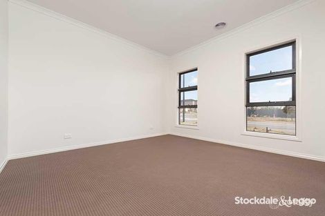 Property photo of 465 Grand Boulevard Craigieburn VIC 3064