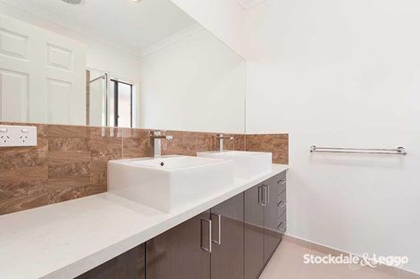 Property photo of 465 Grand Boulevard Craigieburn VIC 3064