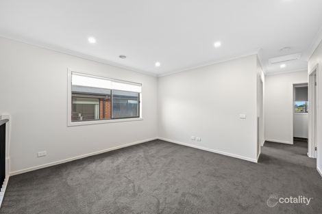 16 Creekside St, Clyde, VIC 3978