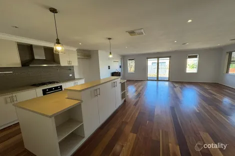 Property photo of 11 Hoddle Link Manor Lakes VIC 3024