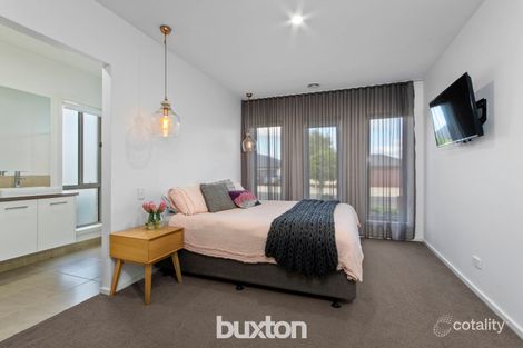 Property photo of 17 Golden Wattle Drive Mount Duneed VIC 3217