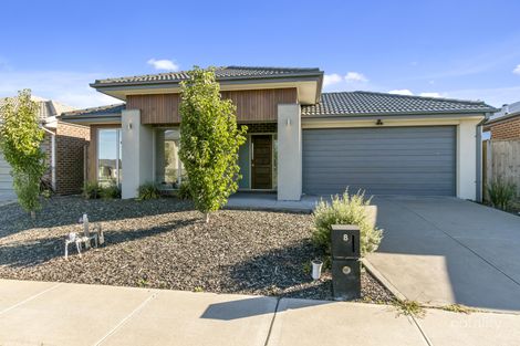 8 Lincoln Ave, Officer, VIC 3809