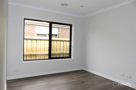 Property photo of 5 Kamala Road Clyde North VIC 3978