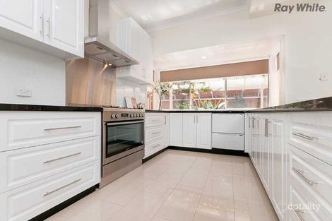 Property photo of 12 Camelot Place Hillside VIC 3037