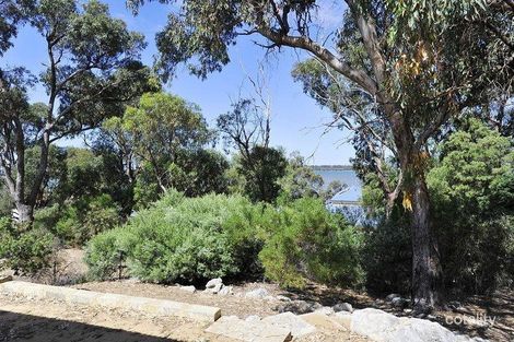 Property photo of 72 Estuary View Road Dawesville WA 6211