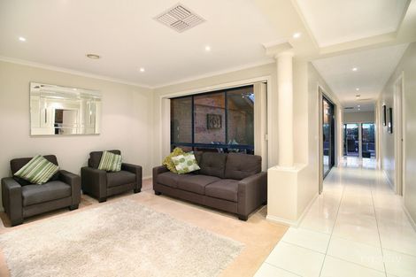Property photo of 2/18 Copeland Road Westmeadows VIC 3049