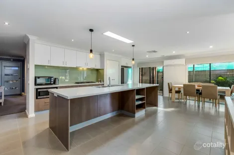 Property photo of 3 Klim Avenue Kangaroo Flat VIC 3555