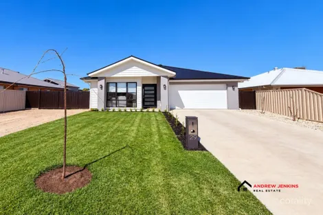 29 Hadley St, Tocumwal, NSW 2714