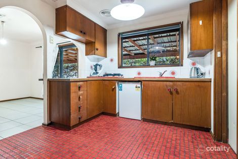 Property photo of 29 Pinaroo Drive Glenfield Park NSW 2650