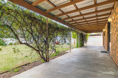 Property photo of 29 Pinaroo Drive Glenfield Park NSW 2650