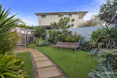 Property photo of 2/83 Carrington Parade Curl Curl NSW 2096