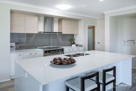 Property photo of 31 Lindeman Circuit Pimpama QLD 4209