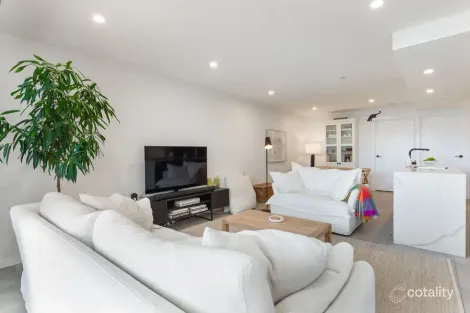 Property photo of 2/52 Dover Street Hawthorne QLD 4171