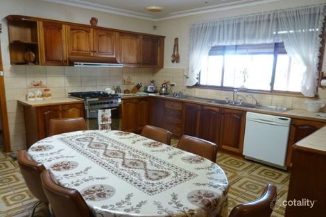 Property photo of 3 Chaumont Drive Avondale Heights VIC 3034