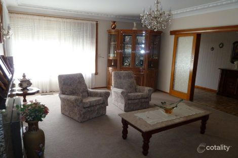 Property photo of 3 Chaumont Drive Avondale Heights VIC 3034