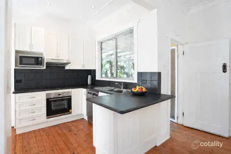 Property photo of 11 Tor Road Dee Why NSW 2099