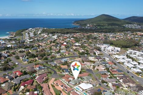 2/15 Burke Cl, Forster, NSW 2428