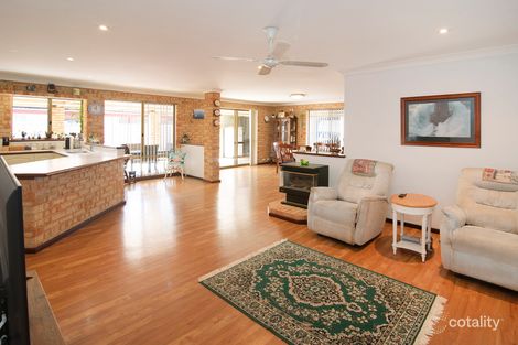 Property photo of 8 Coral Crescent Broadwater WA 6280