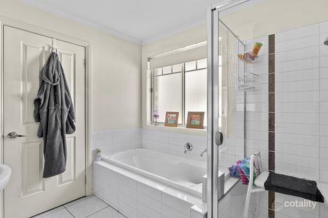 Property photo of 2/20 Holts Lane Darley VIC 3340