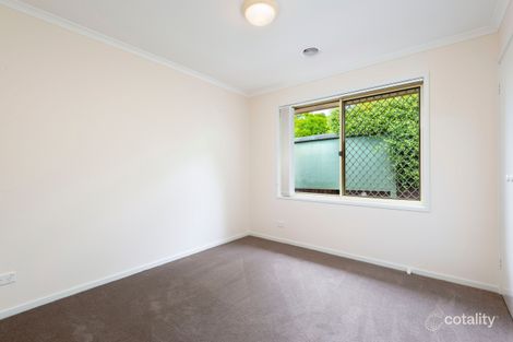 Property photo of 19 Alder Close Jerrabomberra NSW 2619