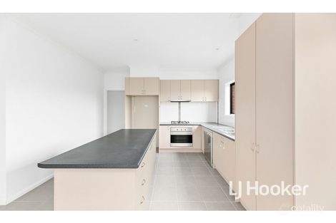 Property photo of 29 Murchison Link Pakenham VIC 3810