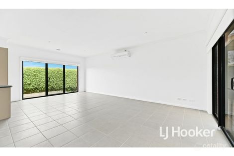 Property photo of 29 Murchison Link Pakenham VIC 3810