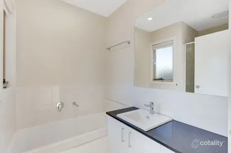 Property photo of 2/32 Devenish Road Boronia VIC 3155