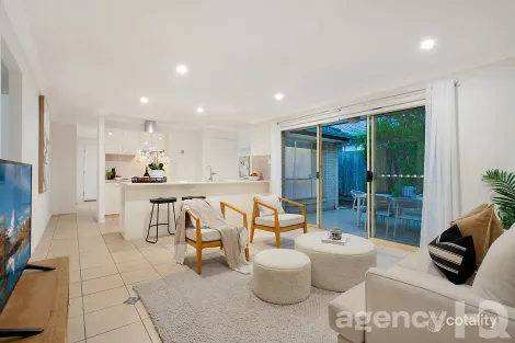 Property photo of 31 Naracoorte Place Parkinson QLD 4115