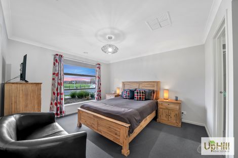 Property photo of 6 Kite Street Clyde North VIC 3978