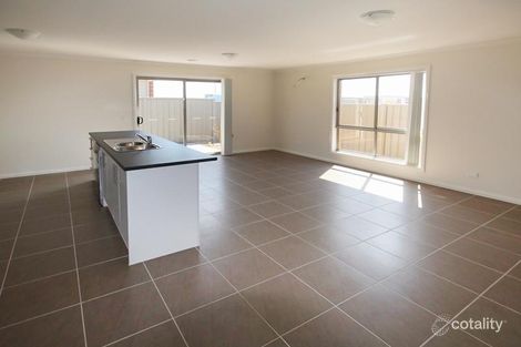 Property photo of 2 Yellow Gum Way Kurunjang VIC 3337