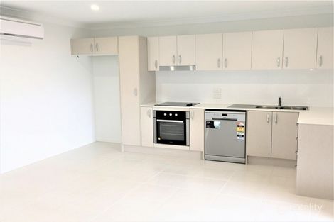 Property photo of 2/5A Baxter Crescent Caboolture QLD 4510