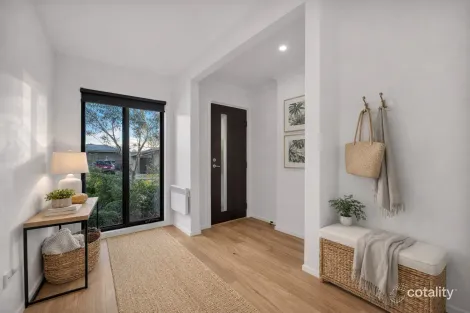 Property photo of 11 Lumley Circuit Werribee VIC 3030