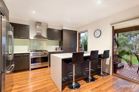 Property photo of 8 Lake Front Mews Doreen VIC 3754