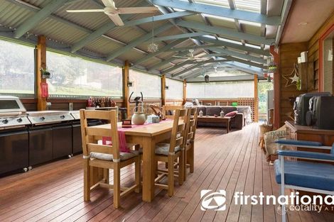 16 Neville St, Cockatoo, VIC 3781