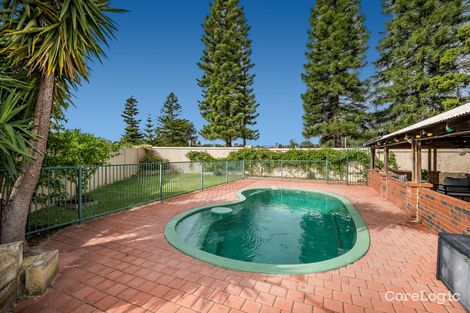 Property photo of 14 St Helena Way Iluka WA 6028
