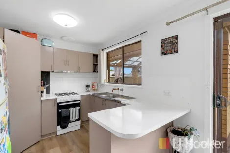 Property photo of 58 Kanimbla Crescent Craigmore SA 5114