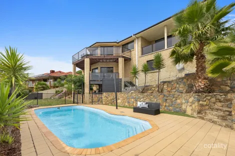 Property photo of 18 Sturrock Place Gordon ACT 2906